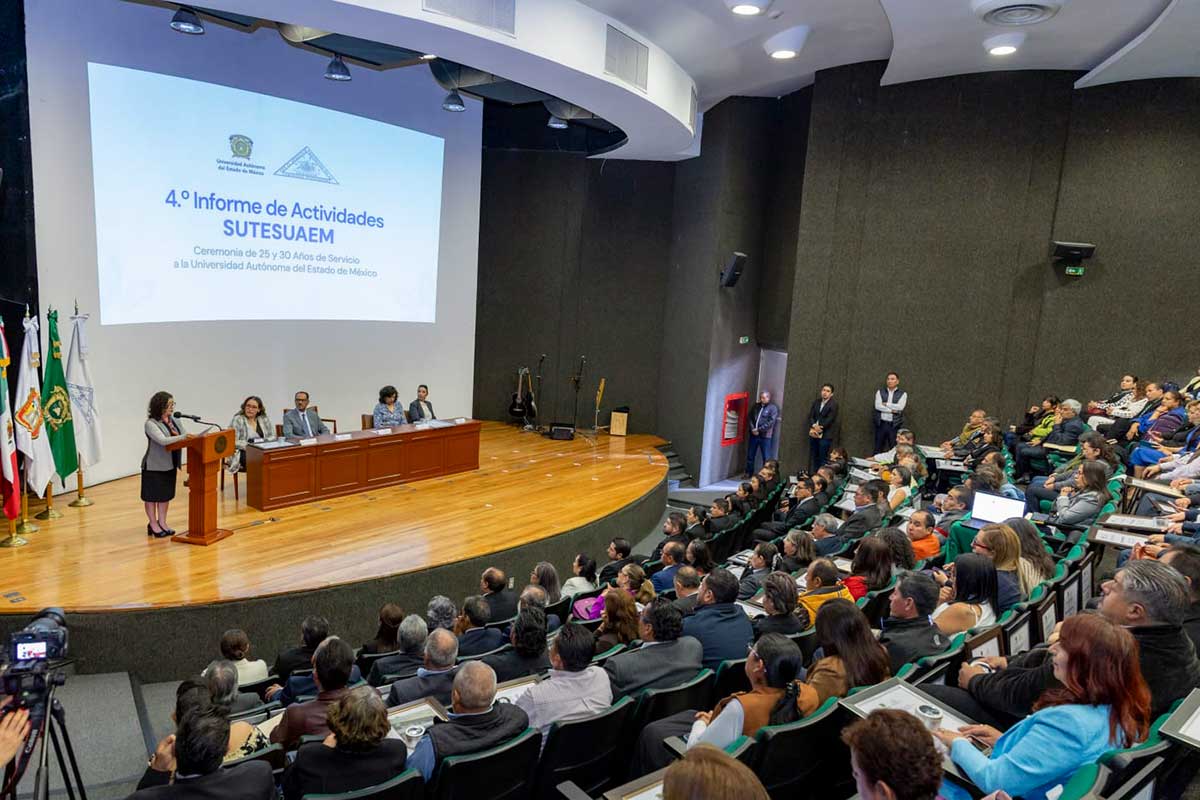 Toma protesta la UAEMéx al SUTESUAEM.