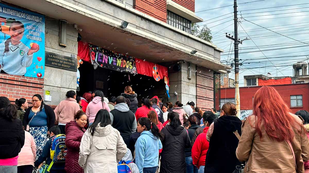 Inician clases estudiantes del Estado de Mèxico.