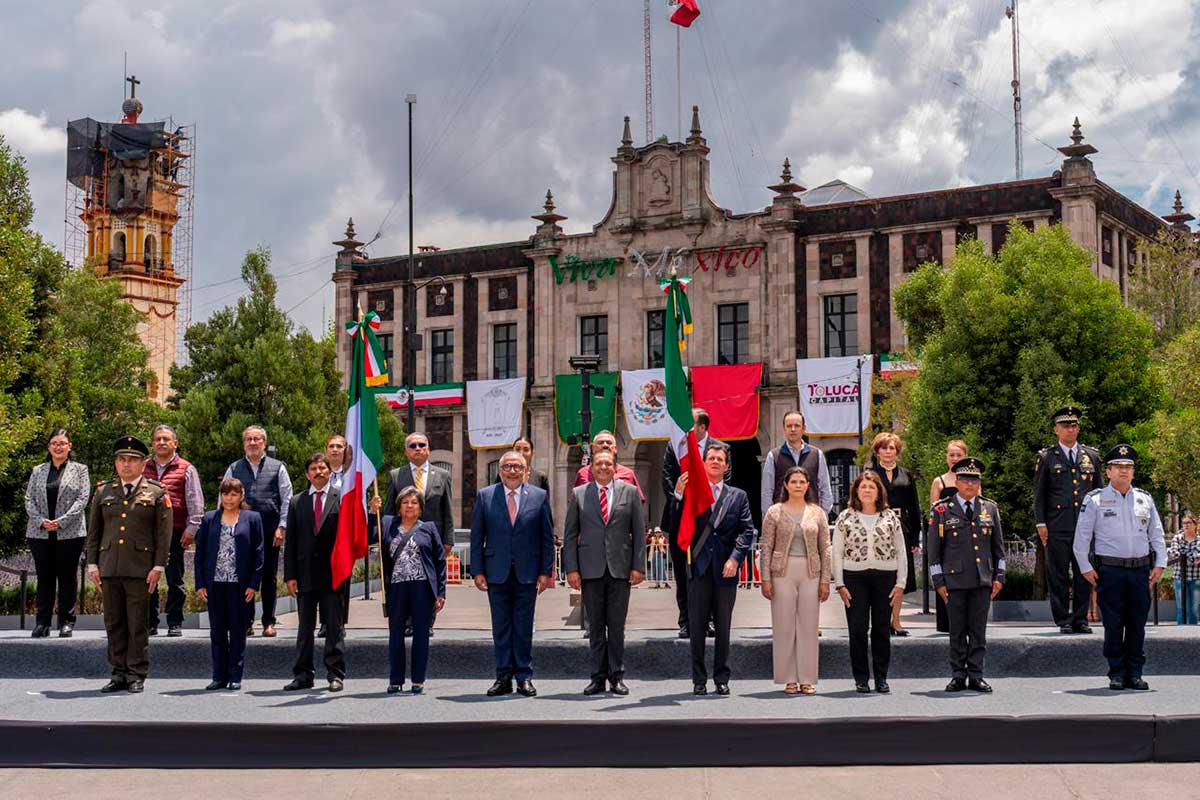 Ricardo Moreno abadera autoridades auxiliares en Toluca.