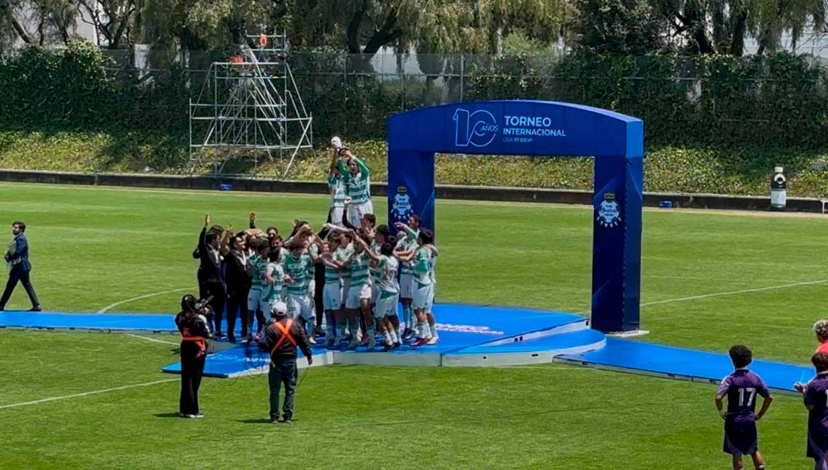 Ganadores del Torneo Internacional del Fuerzas Básicas.