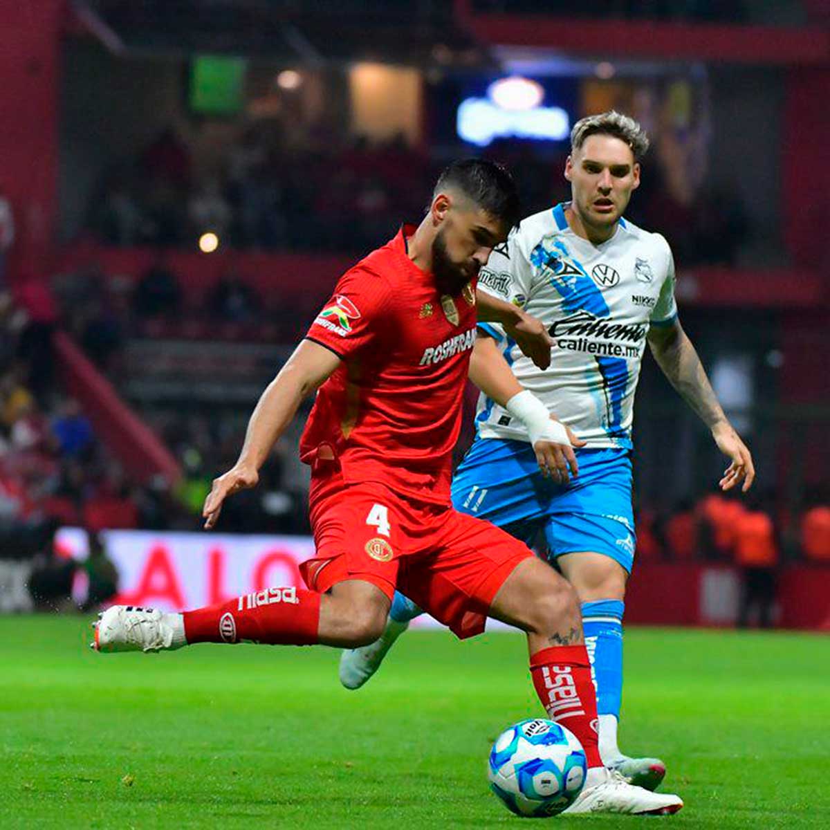 Toluca vence a Puebla 3-1.