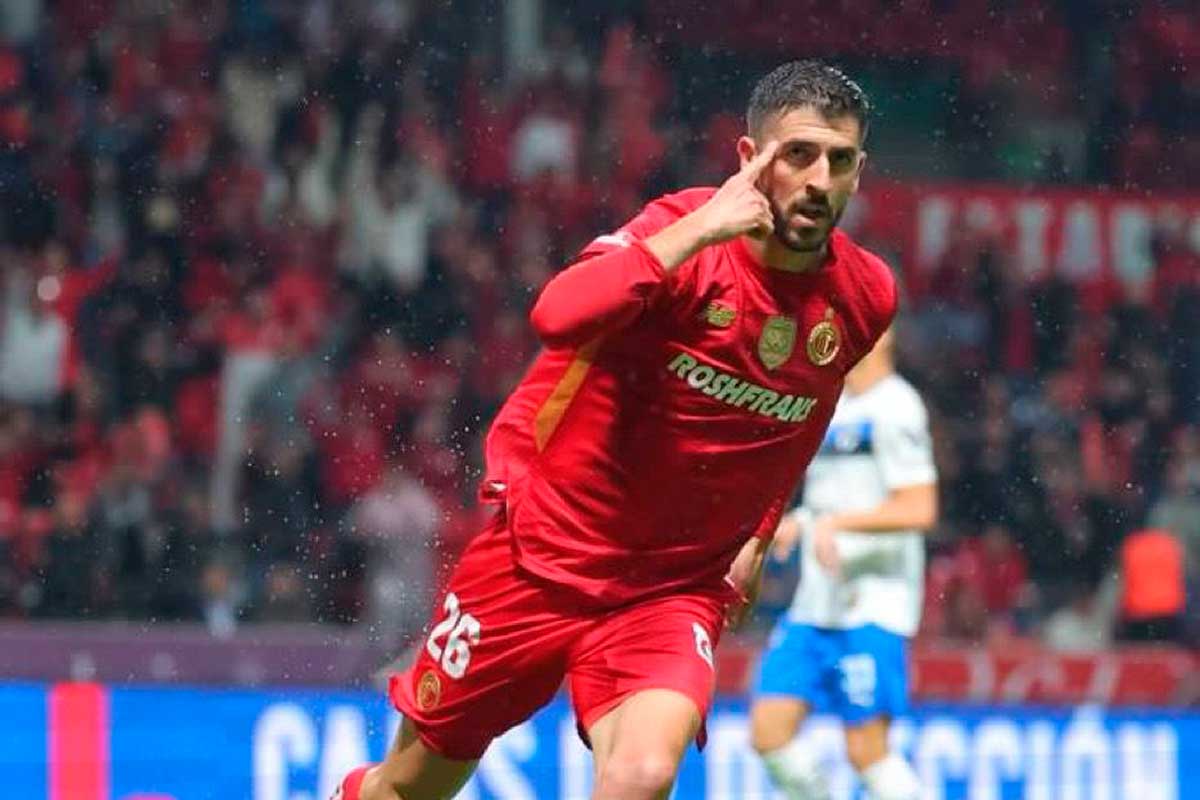 Toluca golea 6-2 a Rayados con hat-trick de Paulinho y se queda con el subliderato