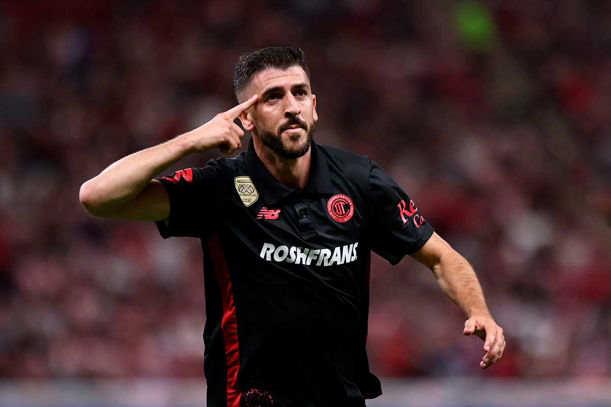 Toluca humilla a Chivas en el Akron con goleada 0-3