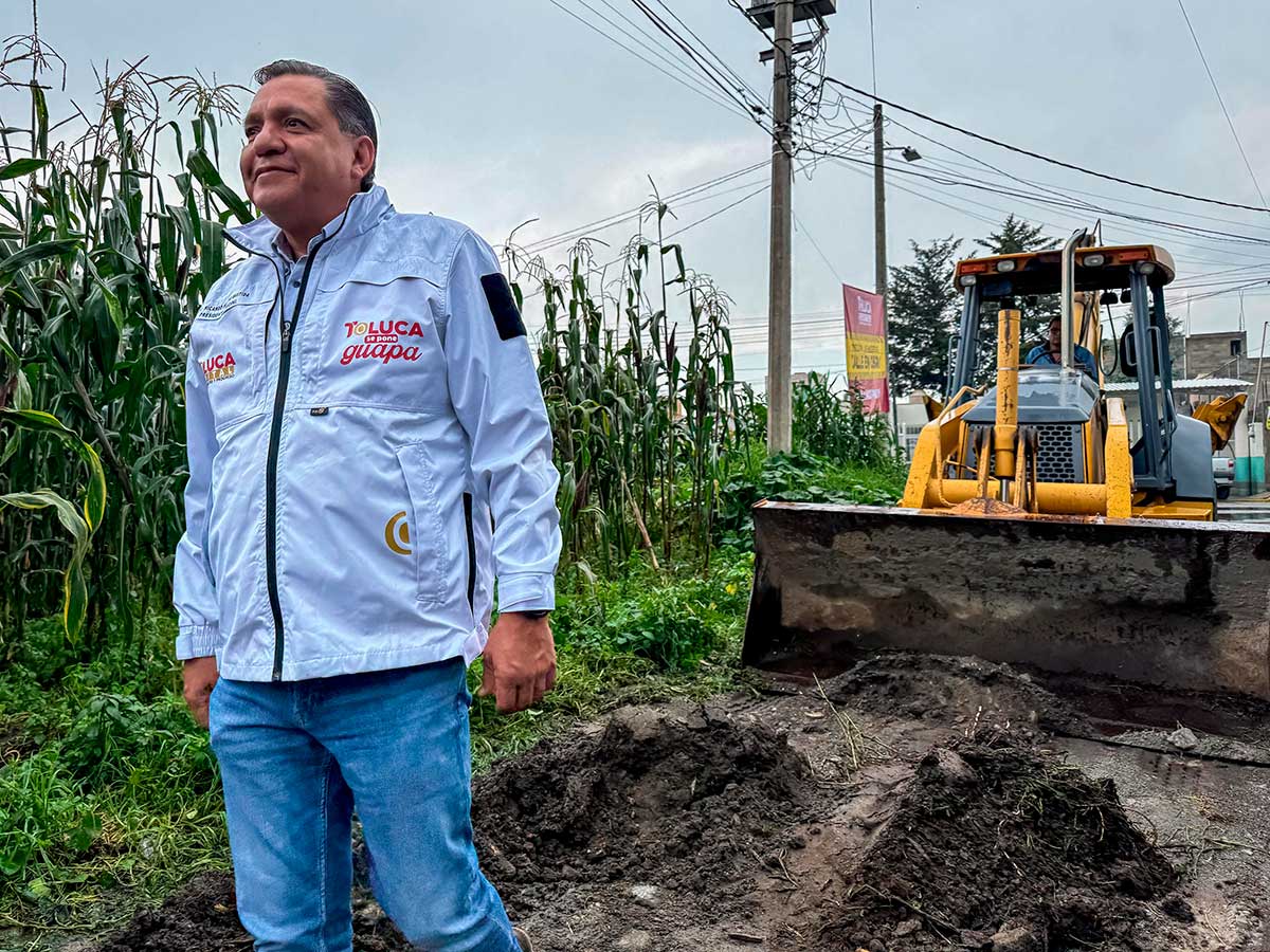 Toluca inicia pavimentación con concreto ecológico en San Cristóbal Huichochitlán