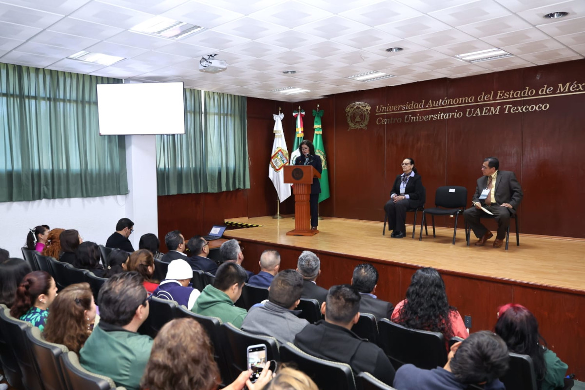 UAEMéx realiza foros con estudiantes.