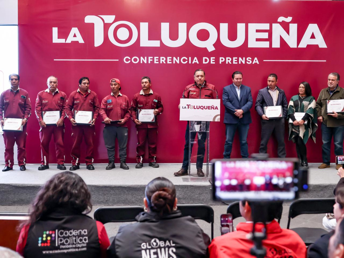 Evento del gobierno de Toluca donde garantiza suministro de agua para la población.