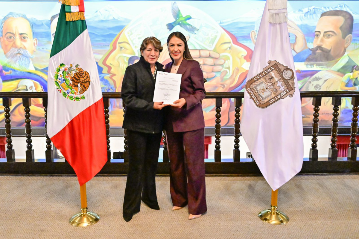 Toma protesta Delfina Gómez a nuevos funcionarios de su gabinete.