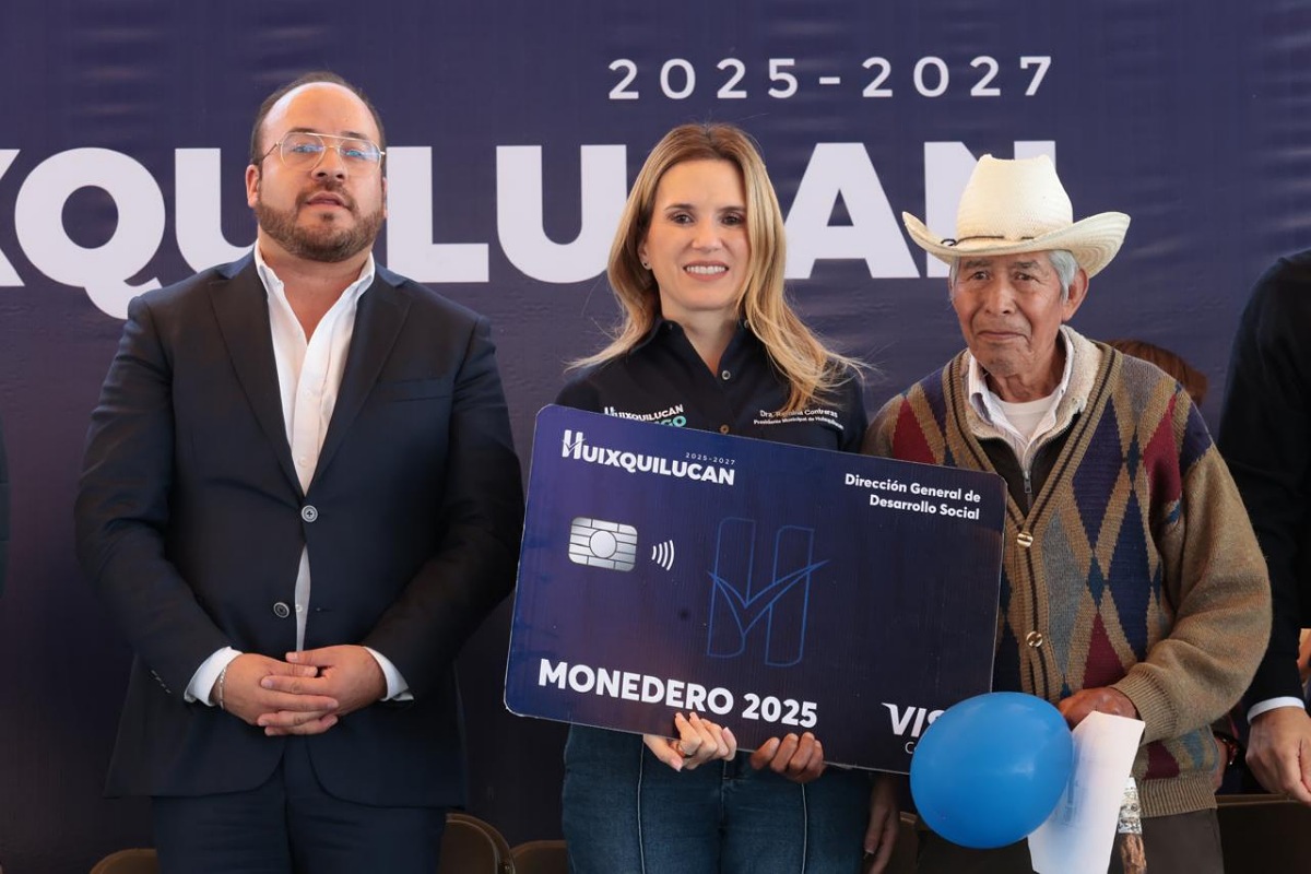 Huixquilucan entrega monederos electrónicos.
