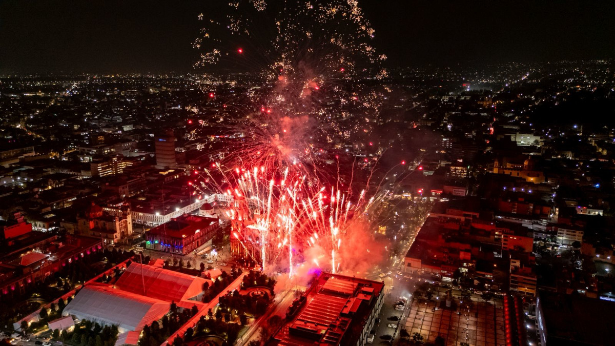 El alcalde de Toluca inaugura la Feria y Festival Cultural Alfeñique 2025.