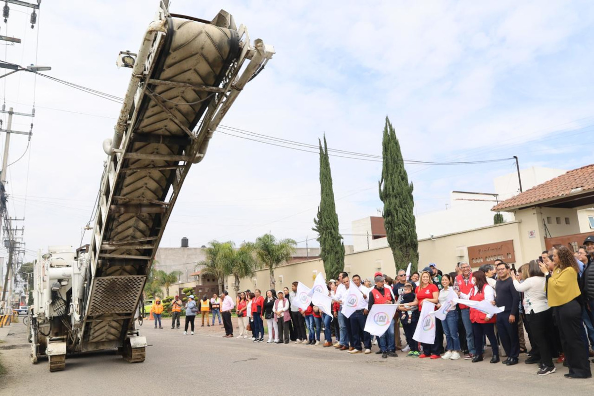 San Mateo Atenco inicia trabajos de pavimentación.