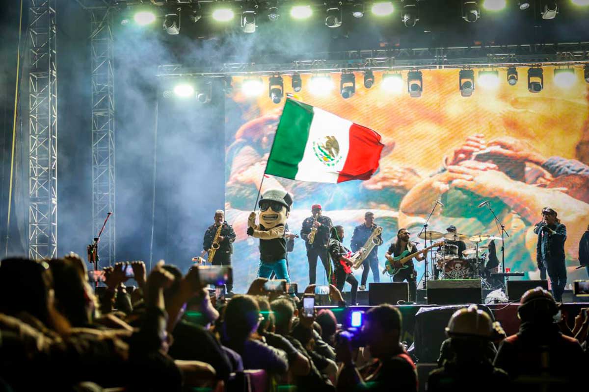 Liran’ Roll hizo temblar Toluca: más de 63 mil rockeros llenaron la explanada del Mercado Juárez