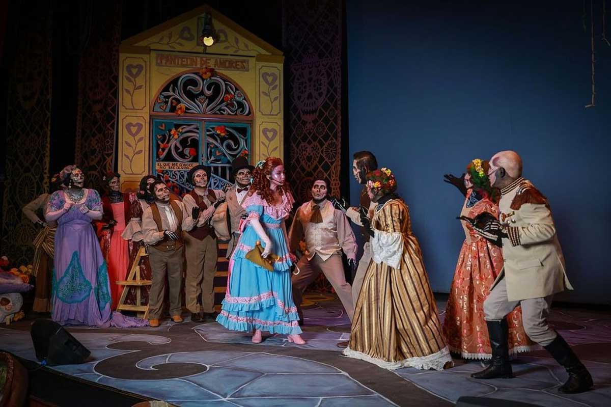 Obra de Teatro "Panteòn de Amores" de la compañìa de teatro de la UAEMèx.