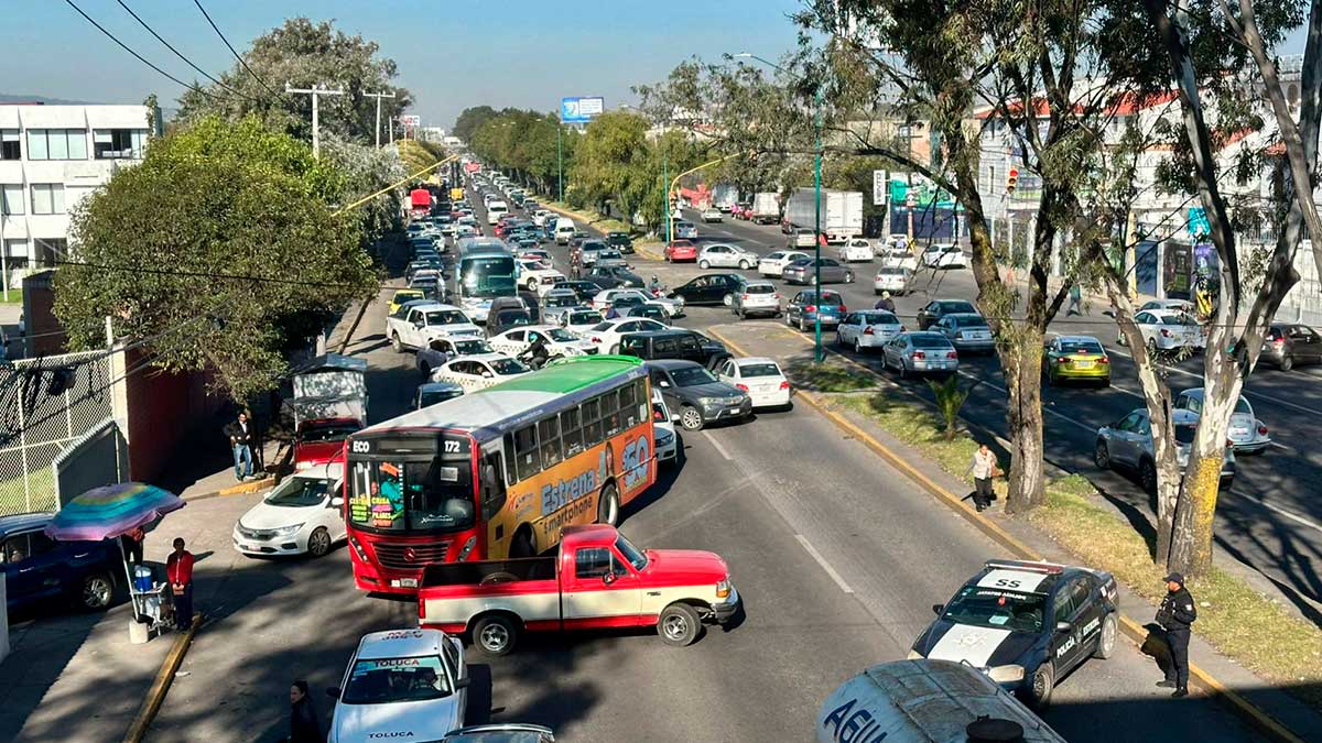 Piperos asfixian carreteras del Edoméx por cierre de pozos y tomas clandestinas