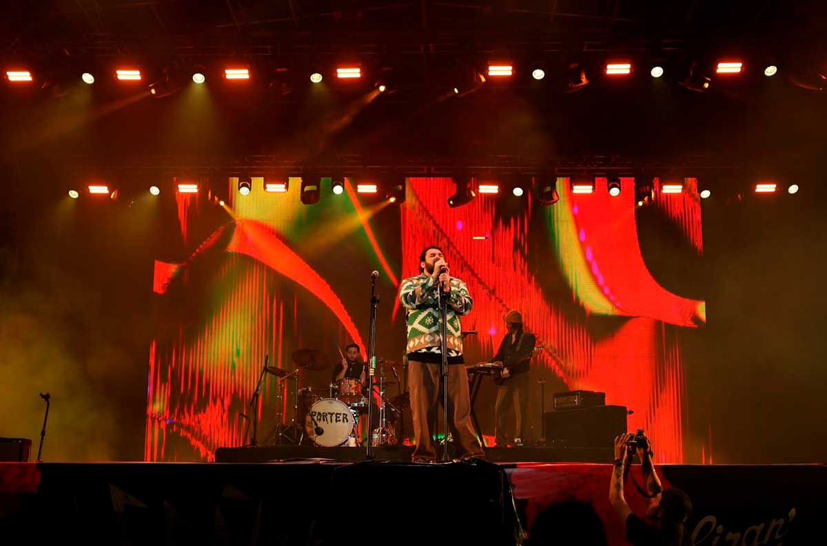 La banda de rock independiente Porter hace vibrar a Toluca.