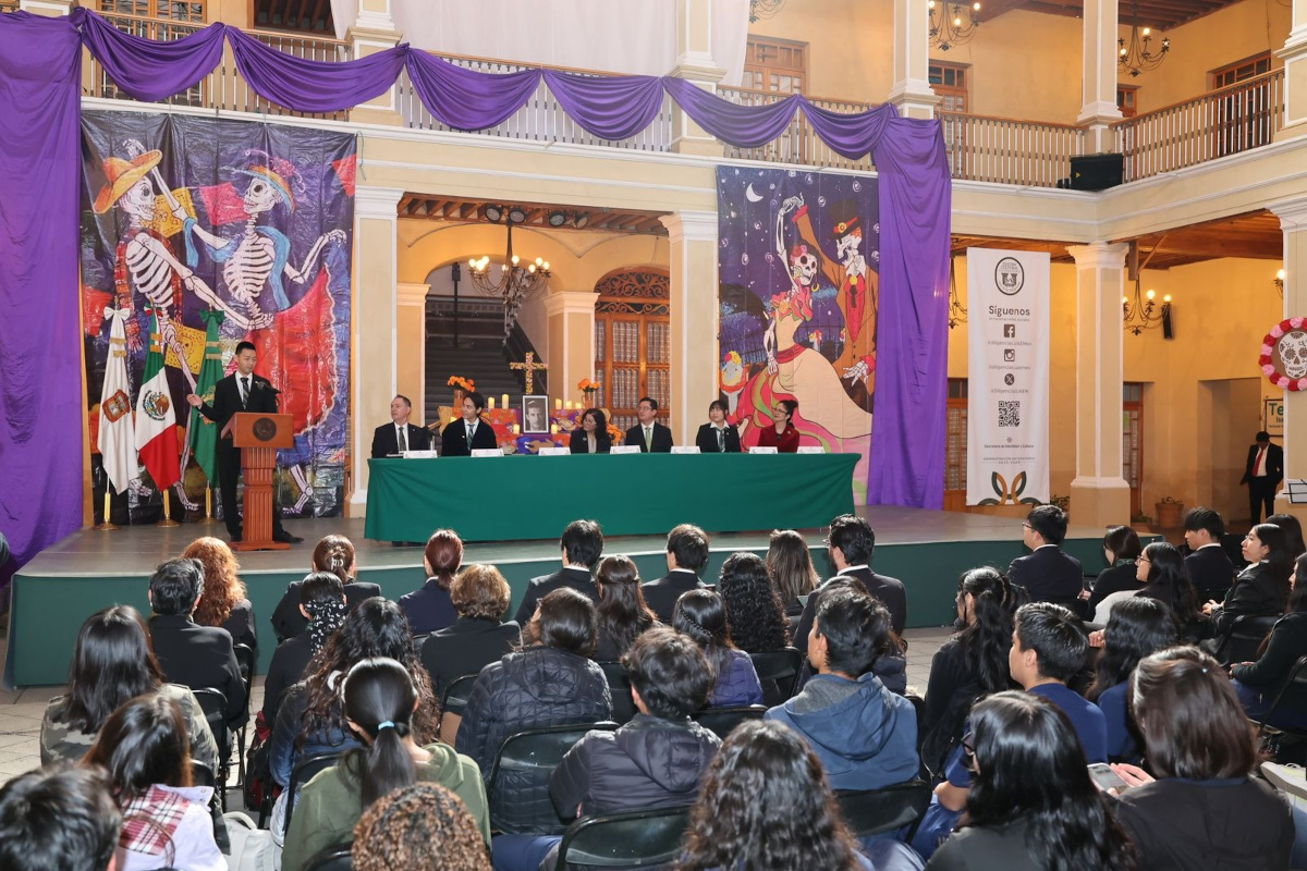 La UAEMéx da la bienvenida a estudiantes japoneses.