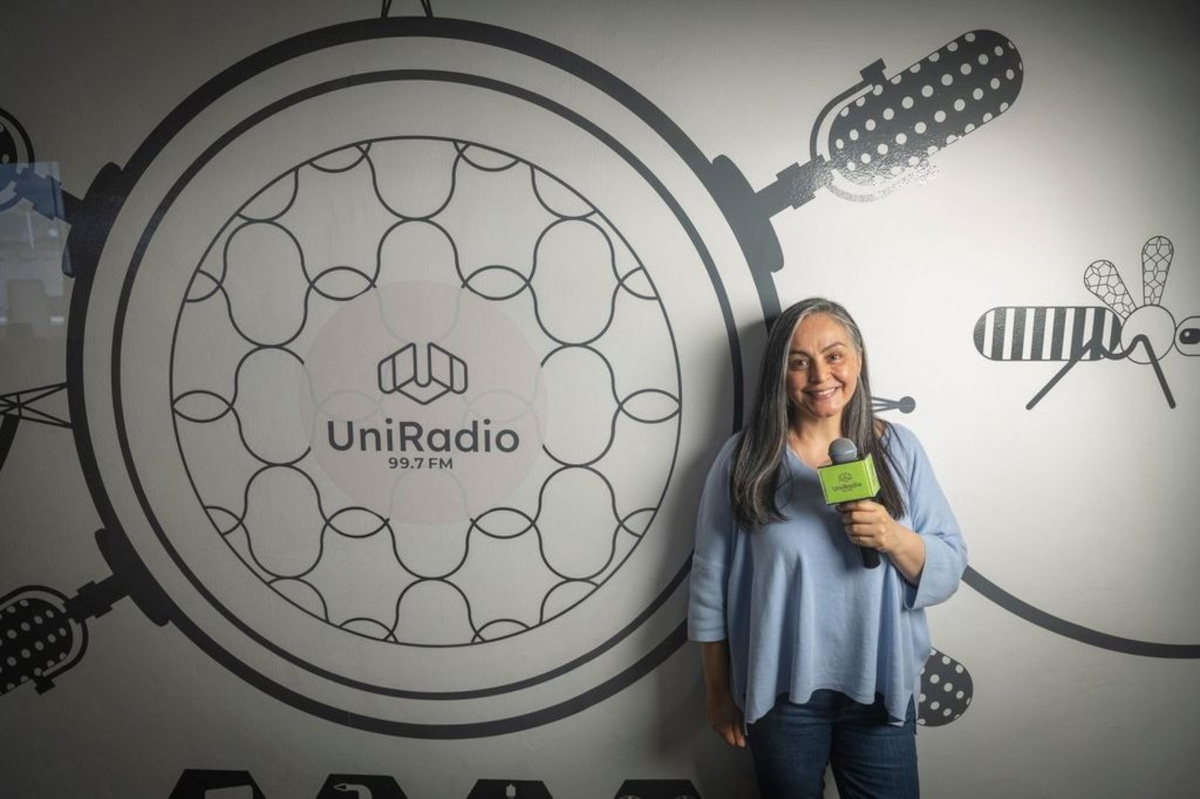 Locutora del programa "Recuerdos al Aire" de UniRadio.