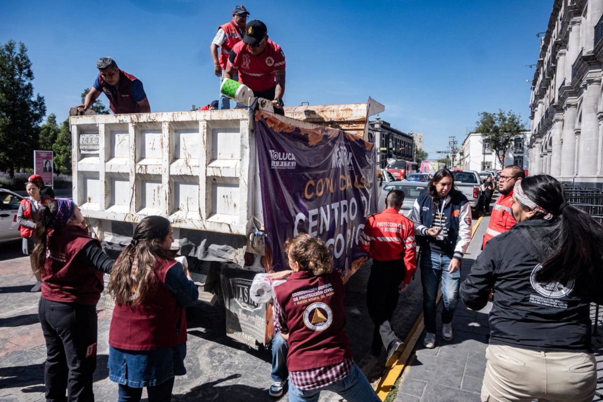 La comunidad de Toluca reune 10 toneladas de víveres durante los conciertos con causa de la Feria y Festival Cultural Alfeñique 2025.