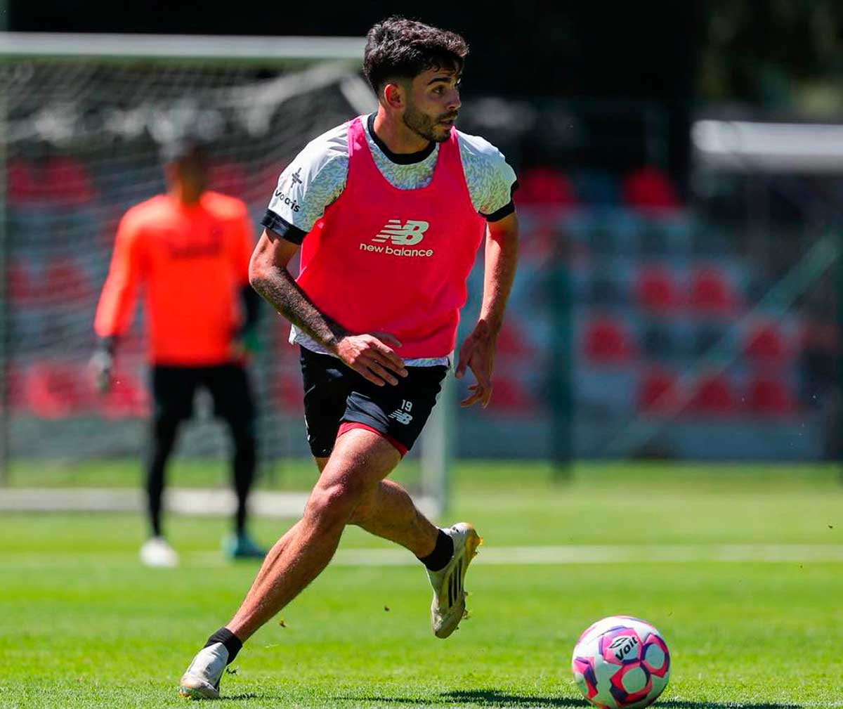 Santiago Simón juugador de los Diablos Rojos del Toluca.