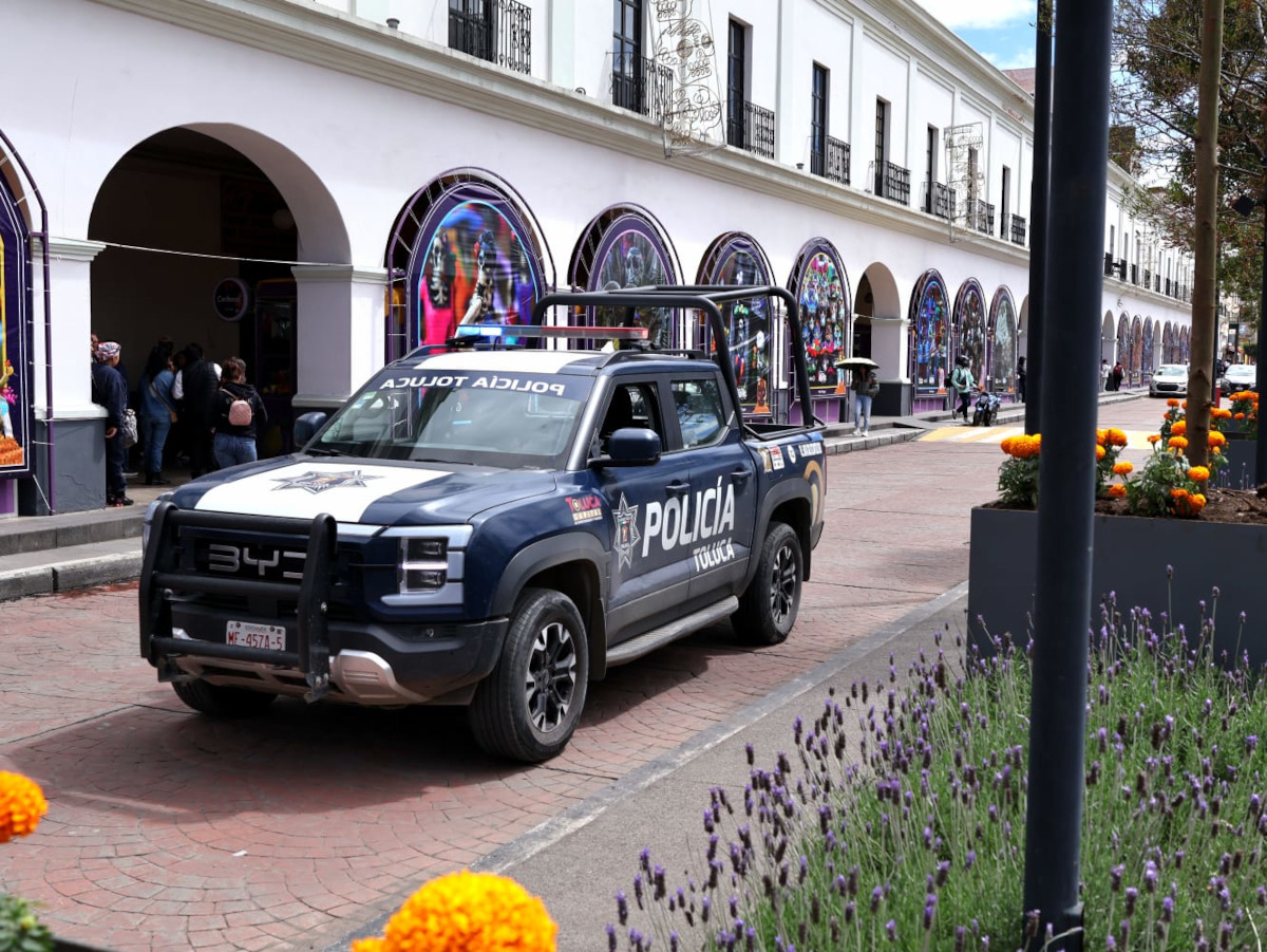 Vigilancia en la capital mexiquense durante la Feria y Festival Cultural Alfeñique 2025.