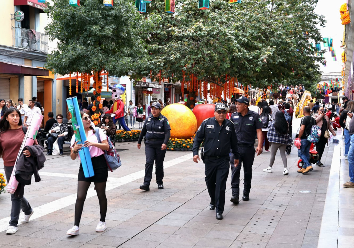 Vigilancia en la capital mexiquense durante la Feria y Festival Cultural Alfeñique 2025.