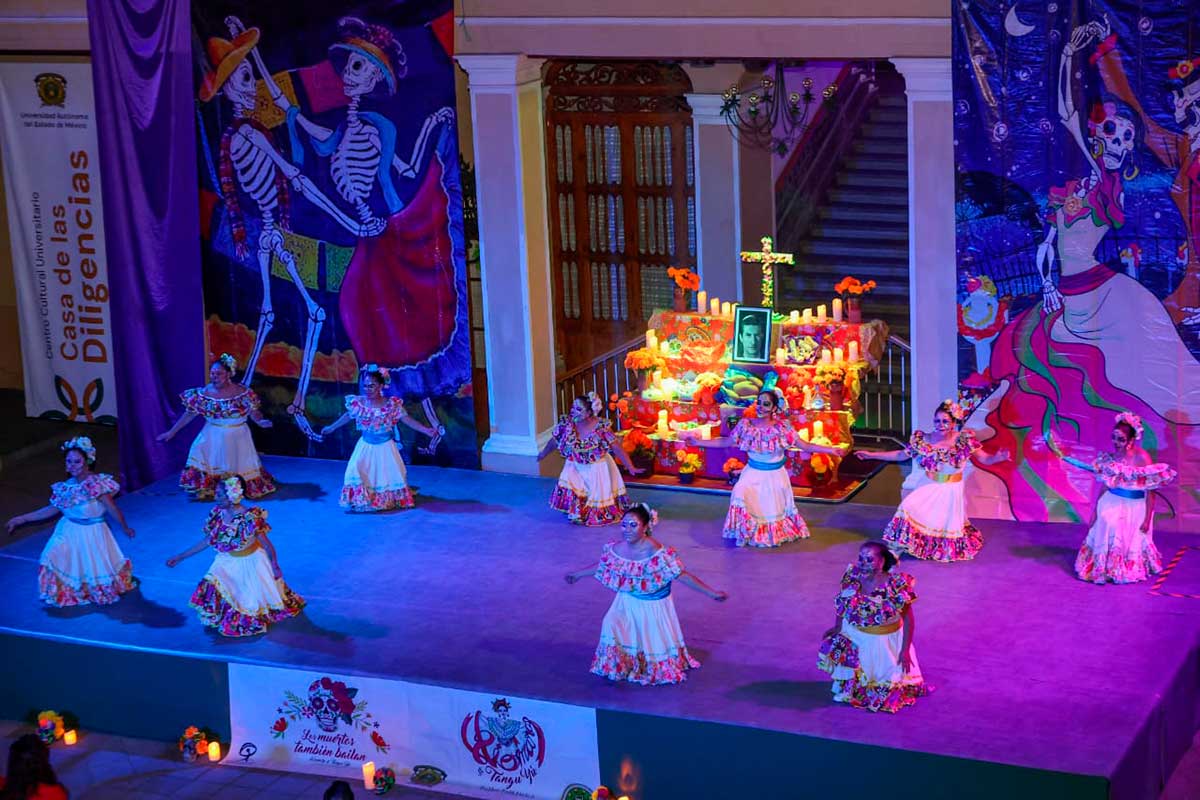 Tradición y homenaje: concluye en la UAEMéx la temporada de “Los muertos también bailan”