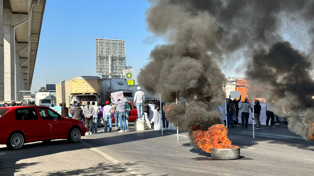 Activistas bloquean la México-Toluca para exigir justicia por personas desaparecidas