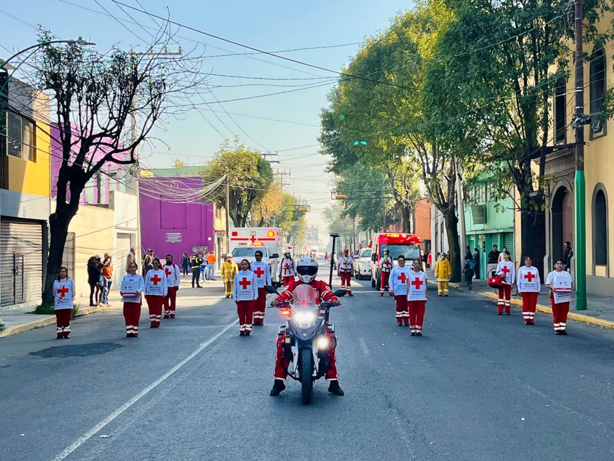 Cruz Roja Mexicana reafirma su compromiso social en el Desfile por el 115° Aniversario de la Revolución Mexicana