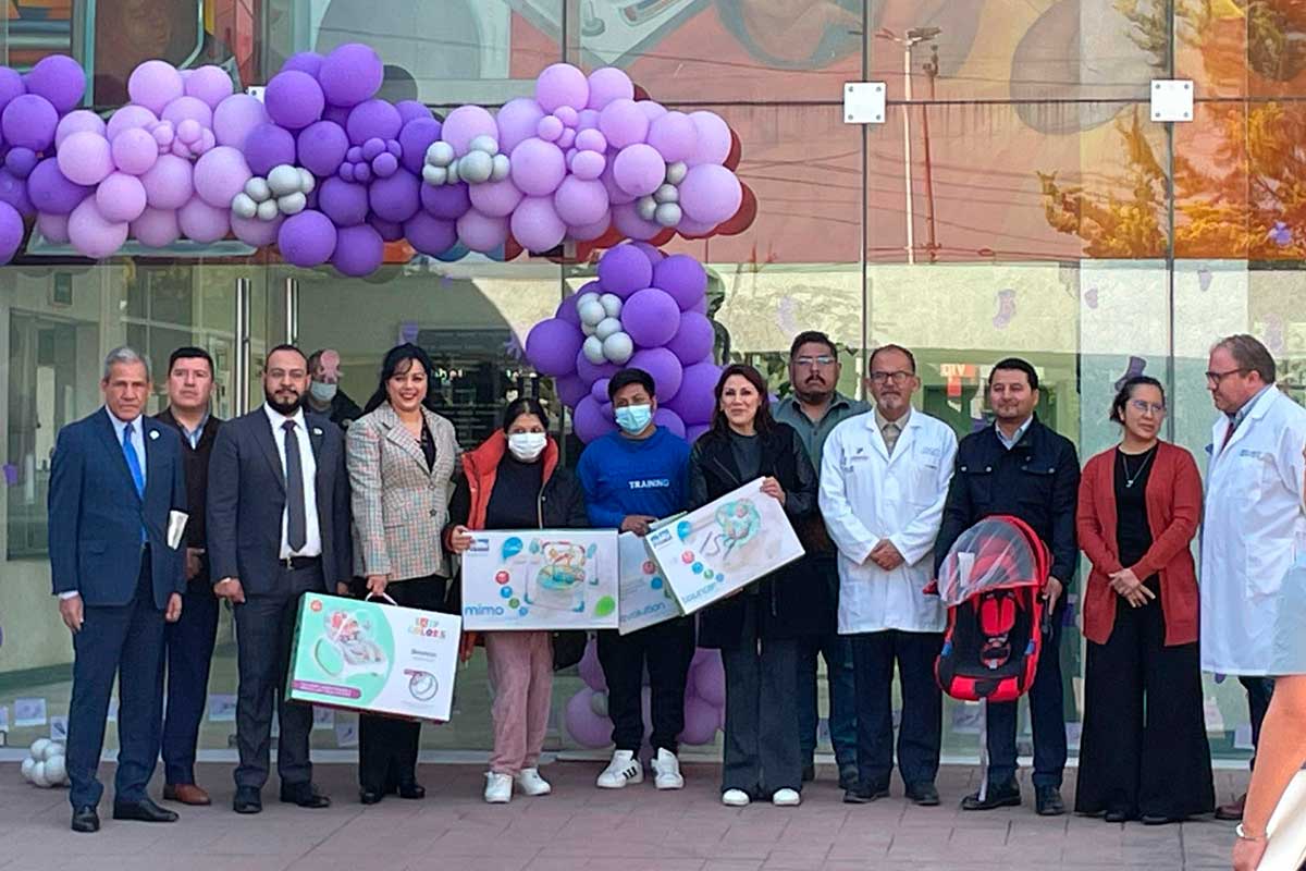 Festejo y entrega de documentos a quintillizos nacidos en Toluca.