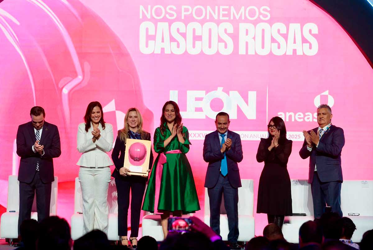 Huixquilucan recibe el Premio Cascos Rosas 2025 por impulsar la igualdad de género en el sector hídrico
