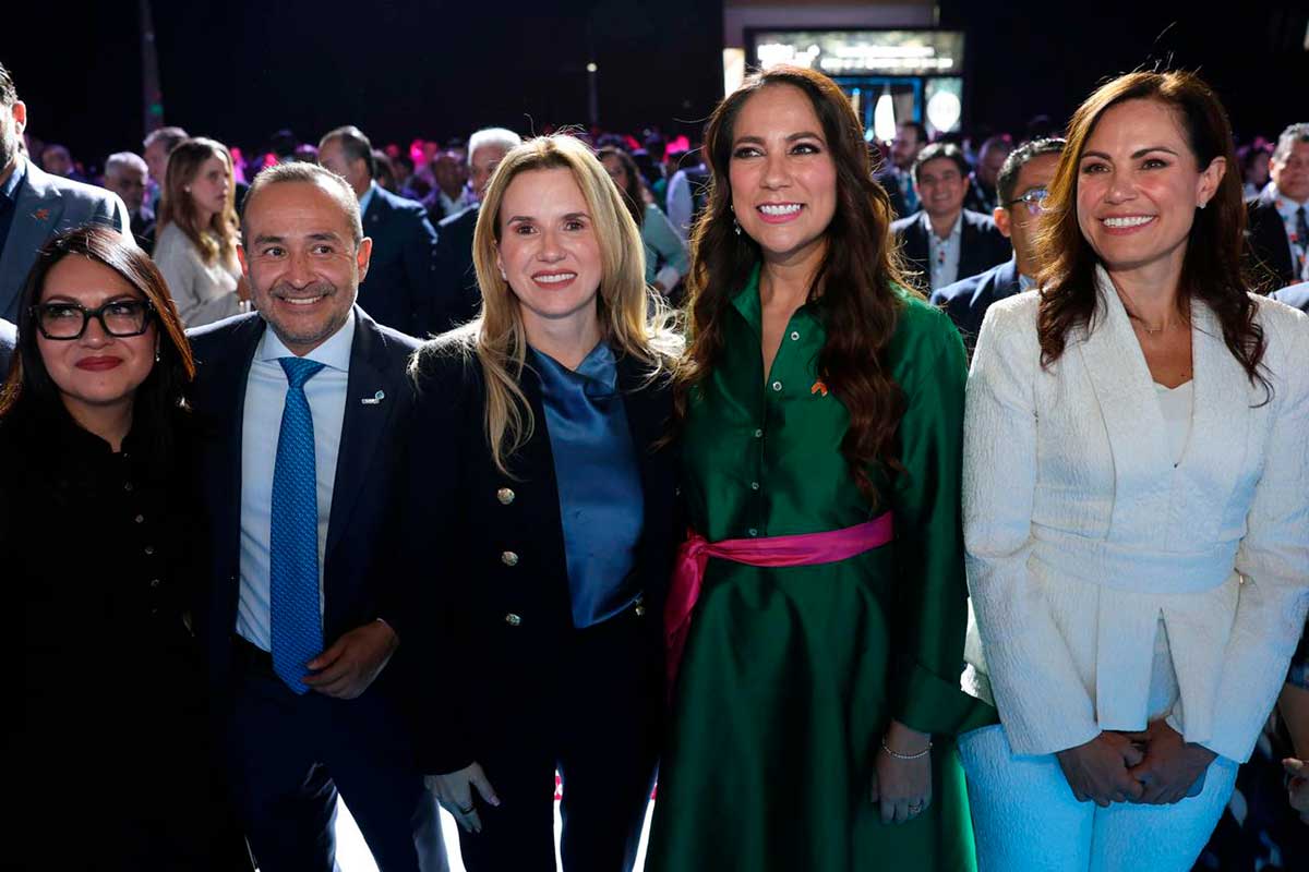 Huixquiluca reibe premio Cascos Rosas 2025.