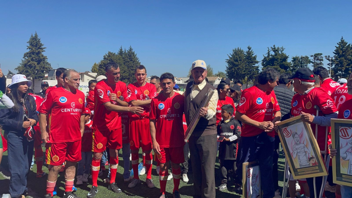 Leyendas del Toluca abarrotan partido con causa en Metepec