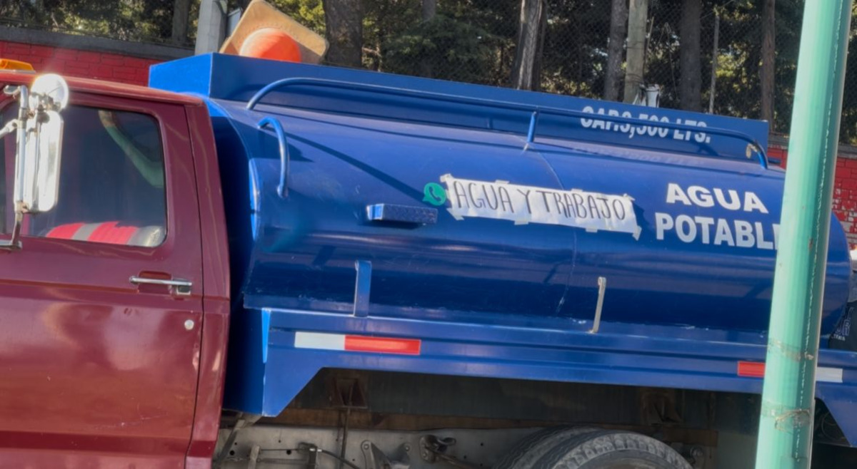 Acuerdo con piperos tras operativo contra huachicoleo de agua en el Edomex.