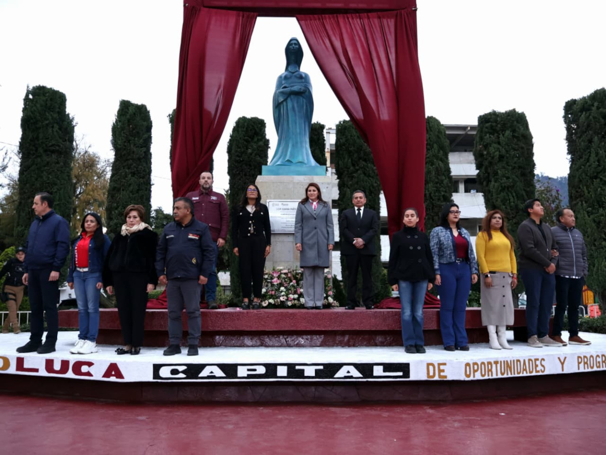 Sor Juana vuelve a casa: Gobierno de Toluca devela monumento a la Décima Musa