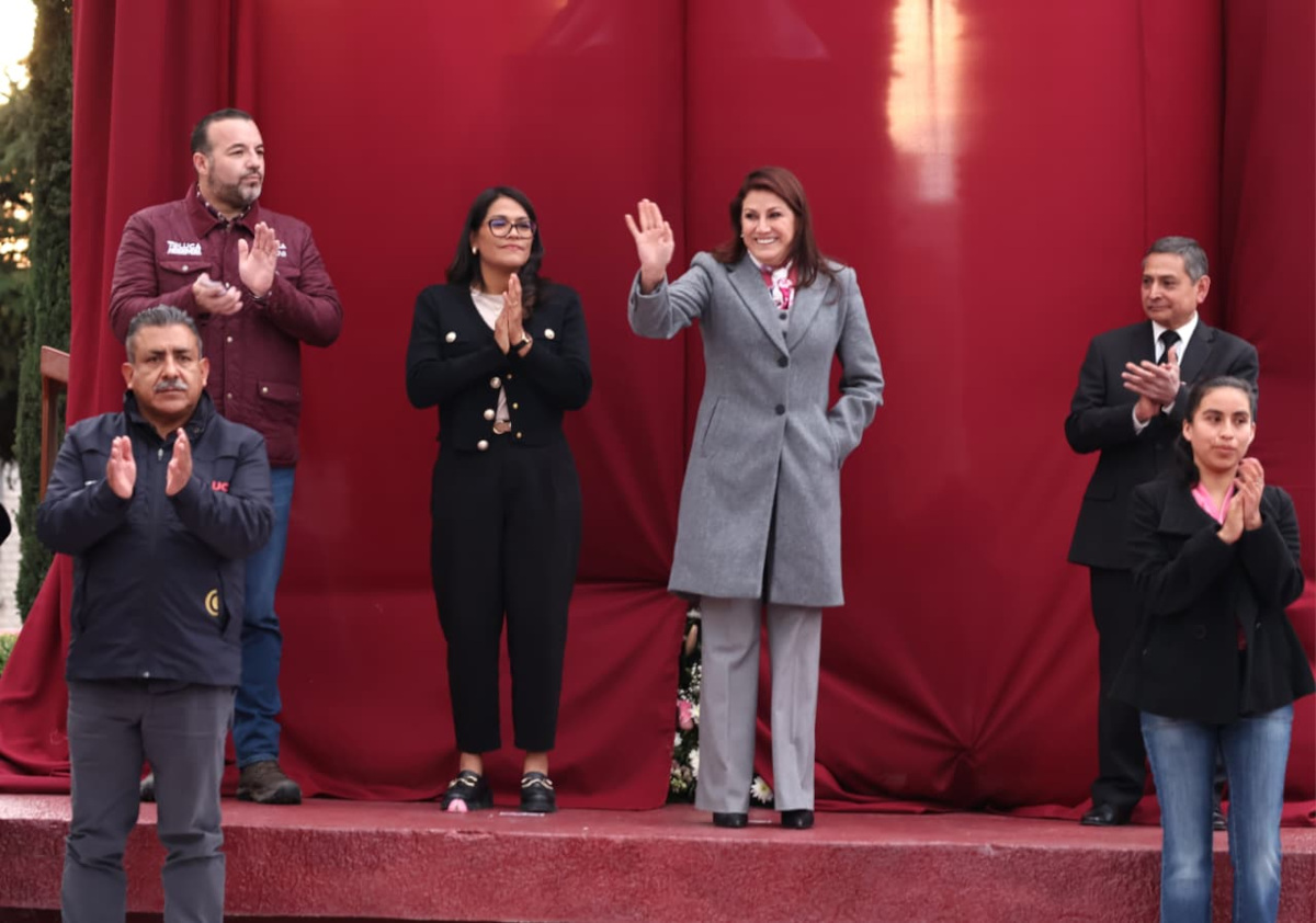 Regresan a Toluca el monumento a Sor Juana.