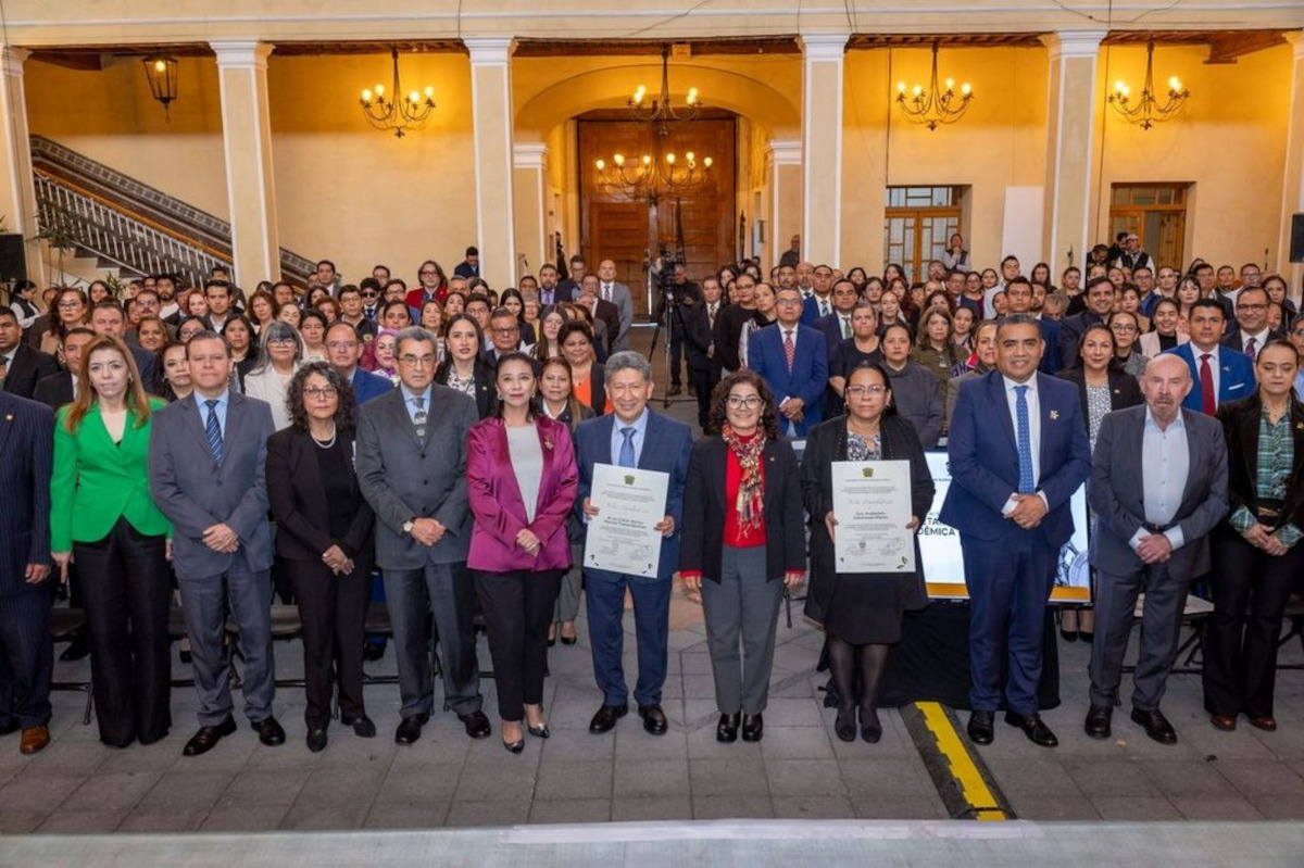 UAEMéx presenta modelo educativo 2025–2029 y reconoce a su profesorado con la Nota Laudatoria