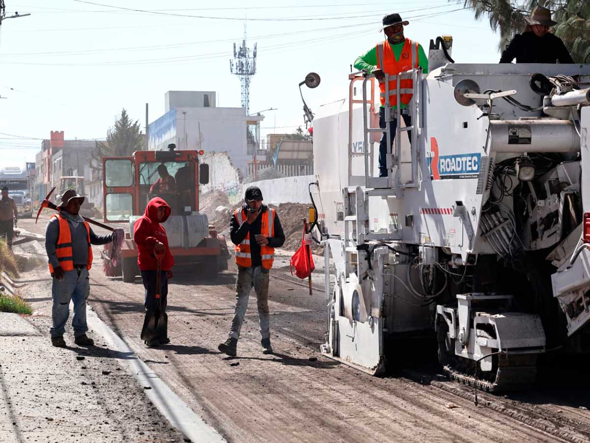 Arranca Ricardo Moreno renovación vial para traslados seguros en Tlacotepec