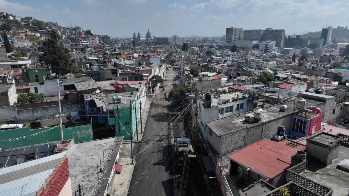 Ricardo Moreno rehabilita calles y vialidades. 