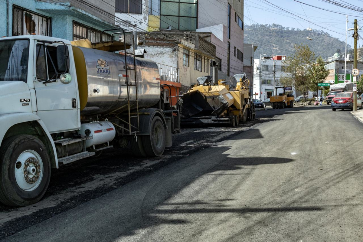 Ricardo Moreno rehabilita calles y vialidades. 
