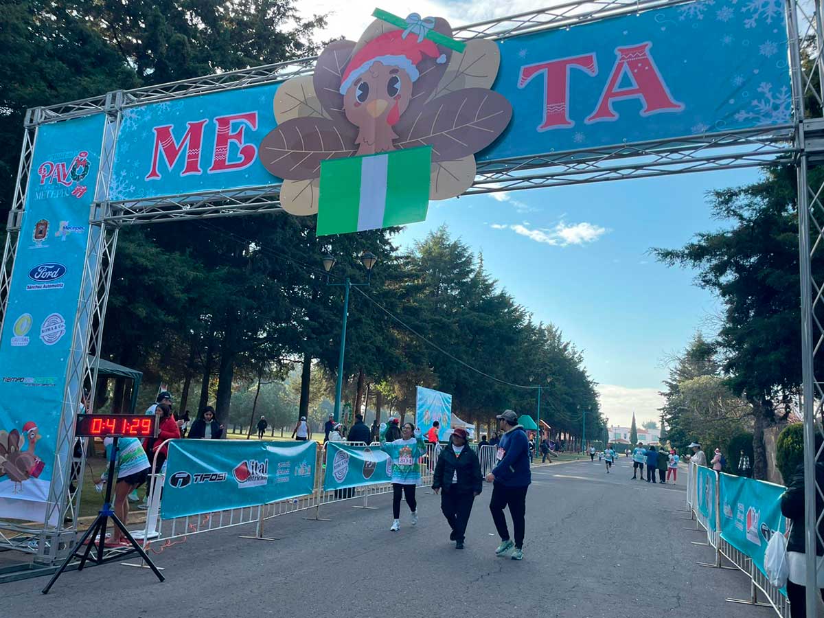 Cierre deportivo de la Carrera del Pavo Metepec 2025.
