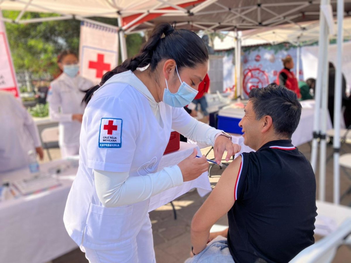 Cruz Roja Toluca aplica vacunas Pfizer para Covid-19.