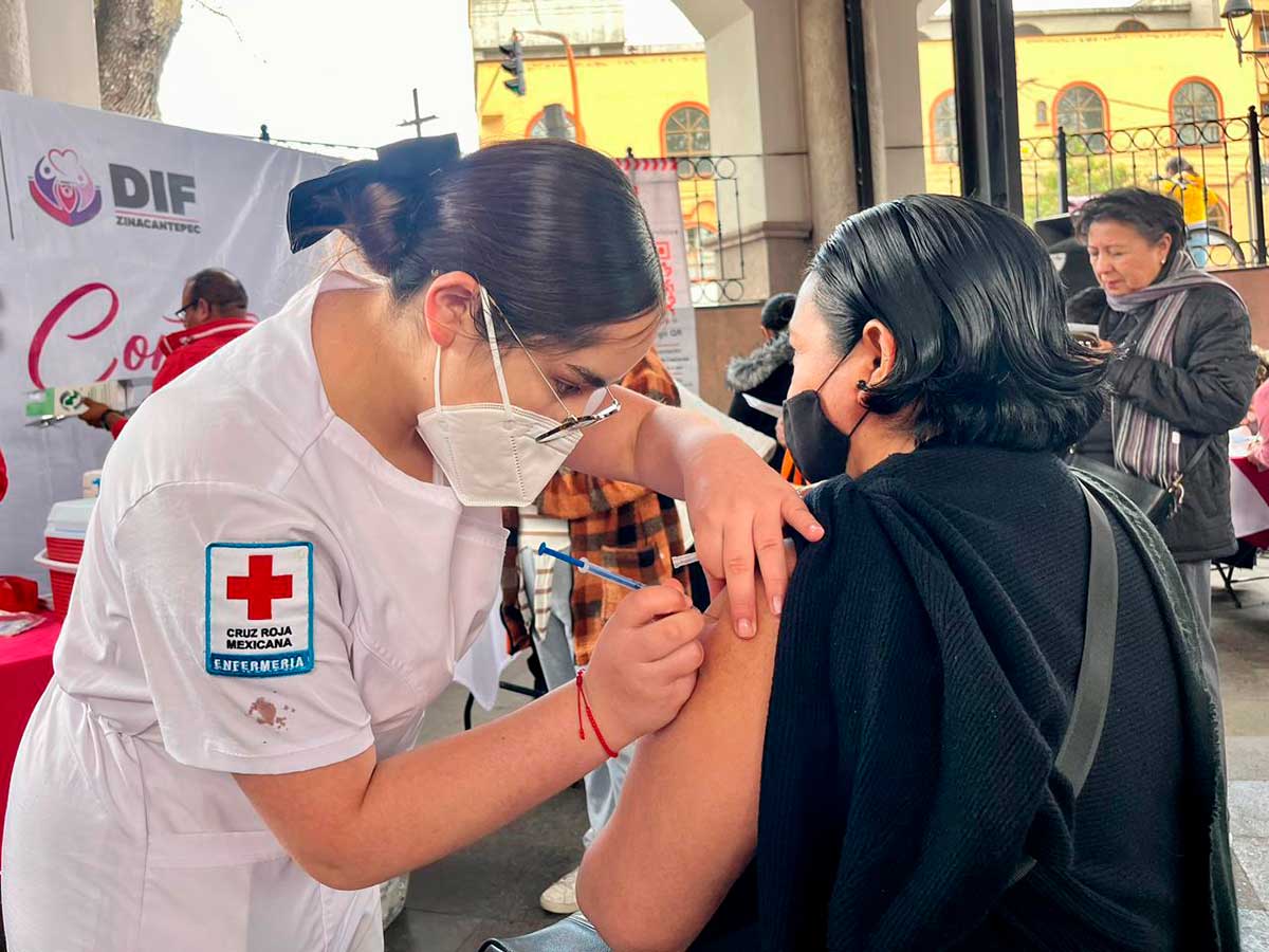 Cruz Roja Toluca  - M;etepec realiza jornada de vacunación.