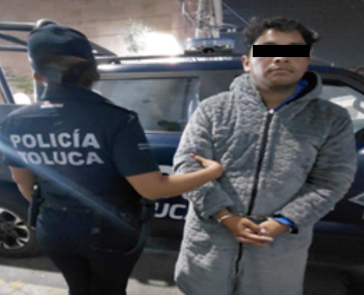 Personas detenidas en Toluca.