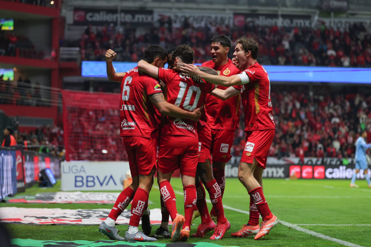Diablos Rojos del Toluca vence a Rayados del Monterrey en el Nemesio Diez.