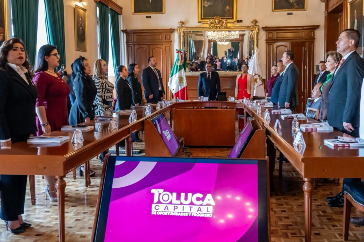Entrega Ricardo Moreno Primer Informe de Gobierno al Cabildo