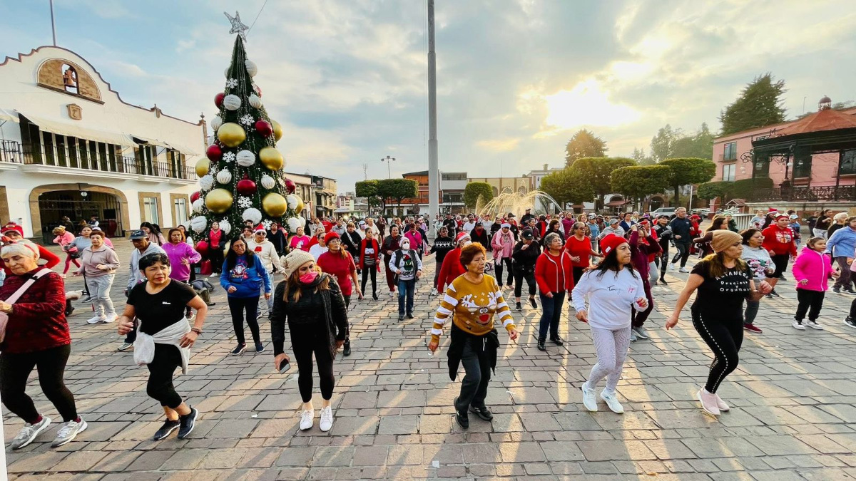 Mega clase de zumba en Metepec.