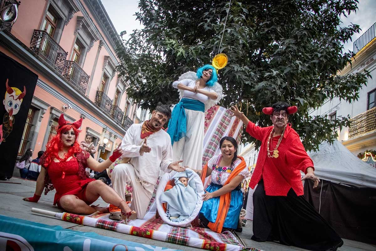 Miles de personas viven la magia de la Navidad en Toluca