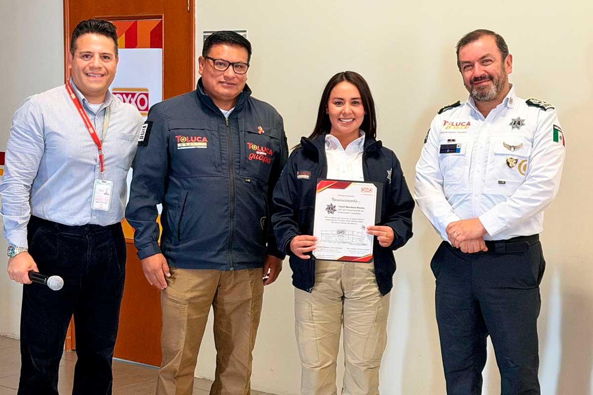 Oxxo reconoce a elementos de seguridad de Toluca.