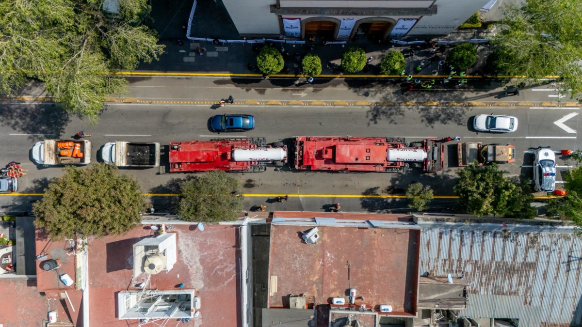 Ricardo Moreno implementa equipo de tecnológico para atender baches.