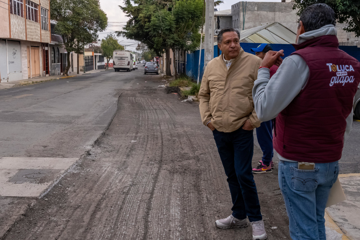 Ricardo Moreno supervisa rehabilitación vial.