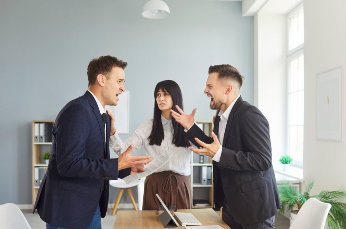 Cómo convivir profesionalmente con compañeros difíciles sin afectar tu bienestar